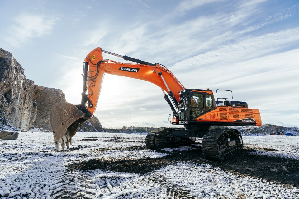 DX530LC 7 zijaanzicht